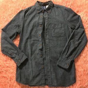 H&M long sleeve blue soft textured button down